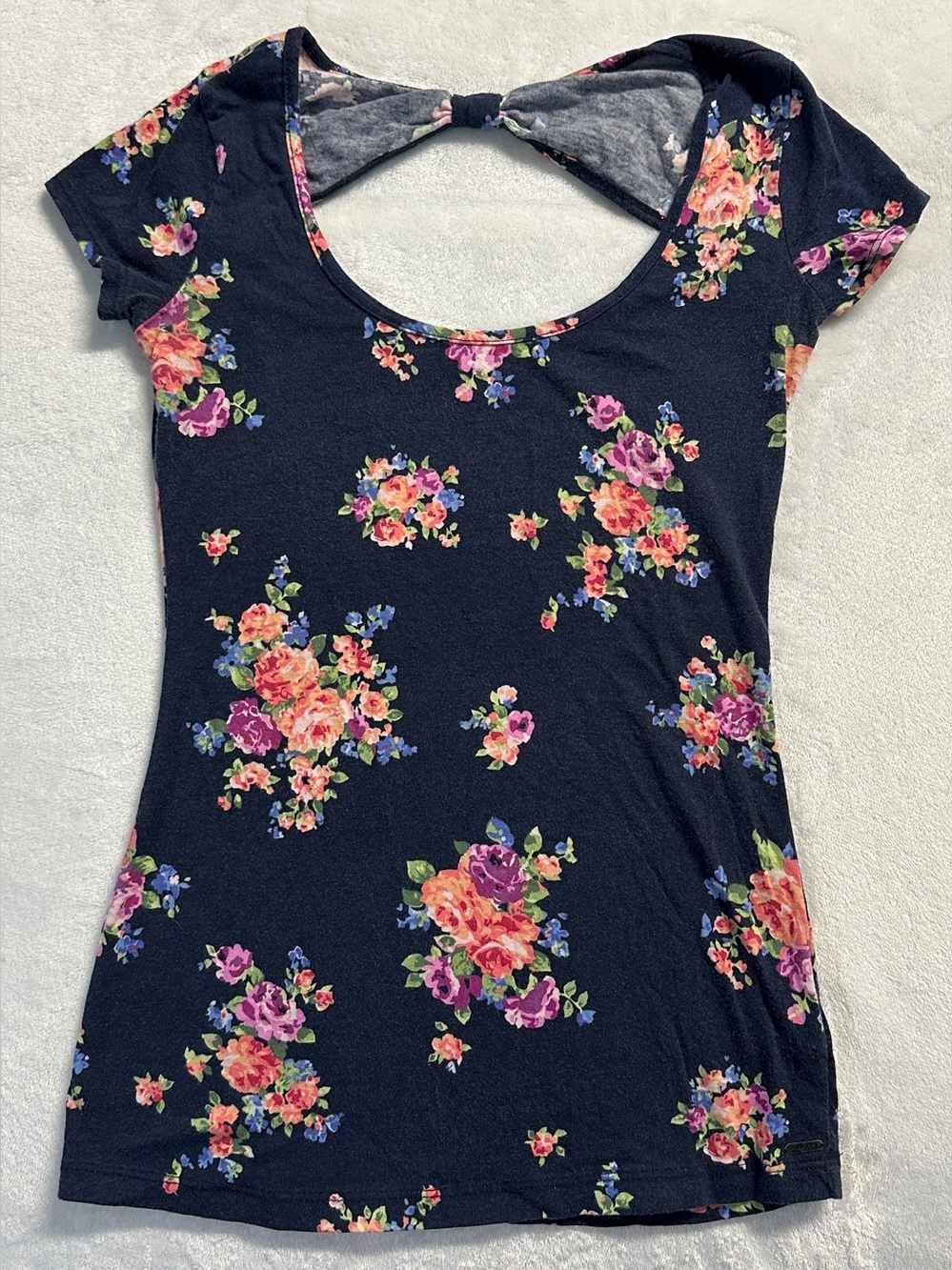 Y2K GARAGE women's blue floral slim open back tee, XS.